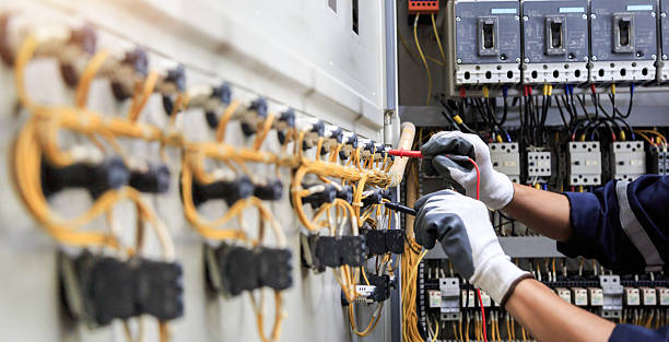 Professional Generator Installation technician working in Dimondale, MI